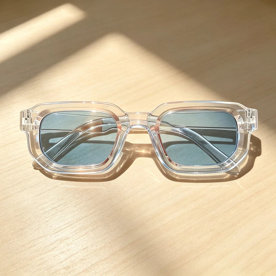 L'Audacieuse – Lunette de Soleil Rectangulaire Iconique