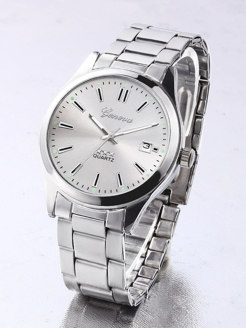 Ladies Quartz Watch Steel Band Design with Calendar Feature Daily Fashion Accessory Birthday Gift without Box